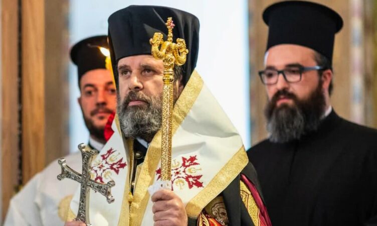 Kisha Orthodokse e Shqipërisë: Askush nuk ka të drejtë të përdorë vajin e fesë për të forcuar zjarrin e konflikteve