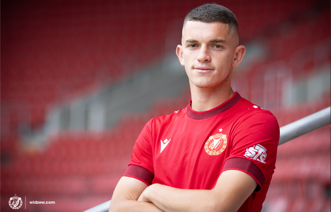 Klubi polak “shqiptarizohet” në merkato, firmos me mbrojtësin që u përfol si zëvendësuesi i Mitajt