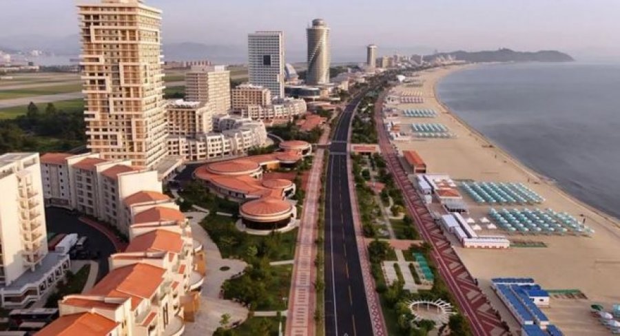 Koreja e Veriut do të hapë një vendpushim në plazh, Kim Jong Un shpreson se kjo do të rrisë turizmin në vend