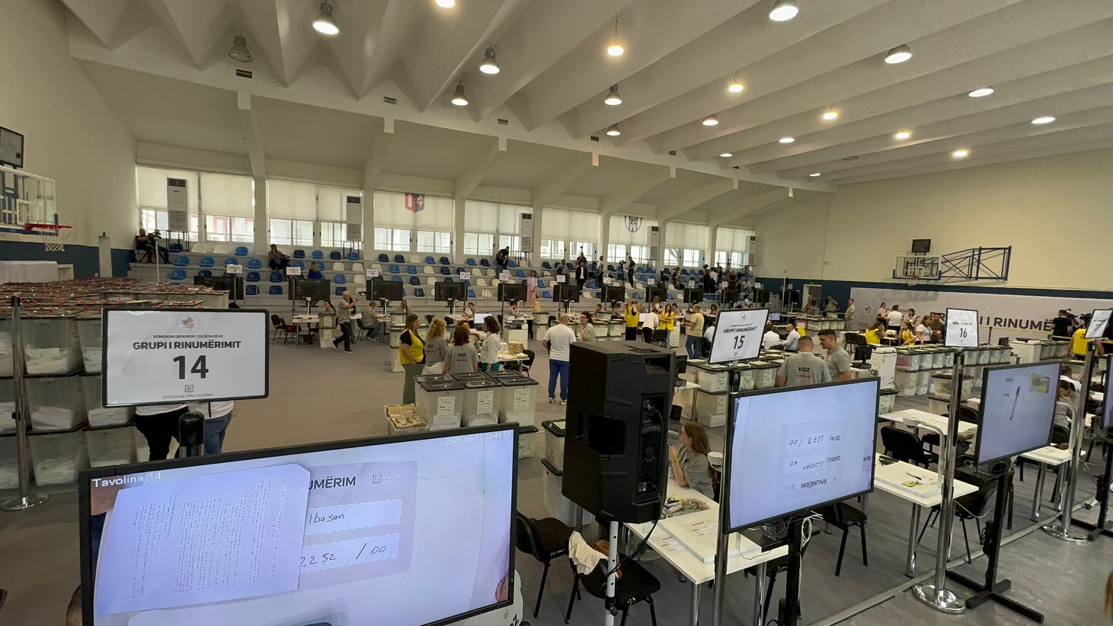 KQZ nis rinumërimin e votave, hapen kutitë e Gramshit e Peqinit, procesi do vijojë me Tiranën, Durrësin e Fierin