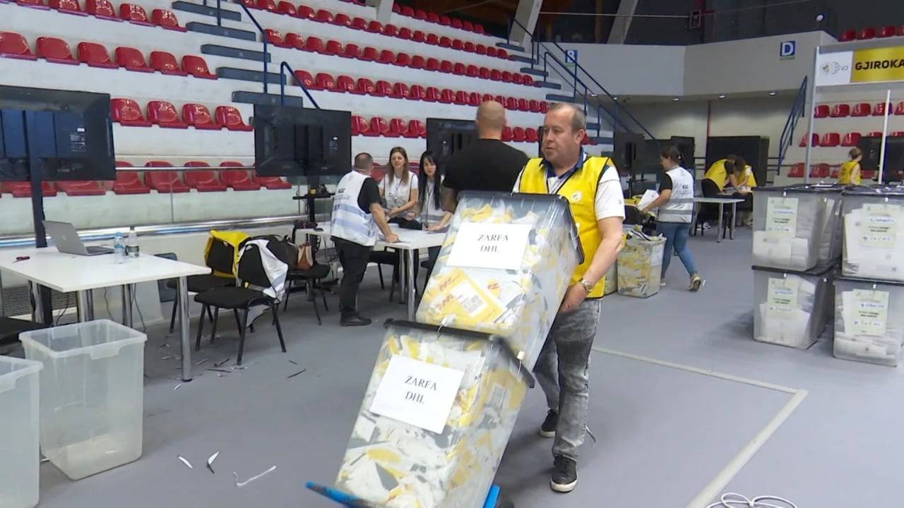 KQZ nis rinumërimin e votave për 4 qarqe, do hapen mbi 2 mijë kuti