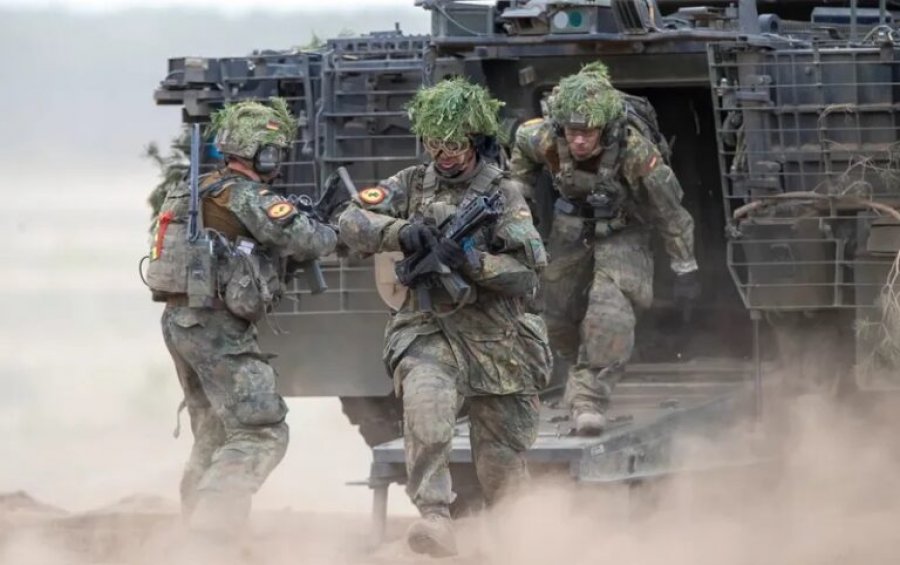 Kroacia rikthen shërbimin ushtarak, dy muaj uniformë dhe rrogë 1,100 euro