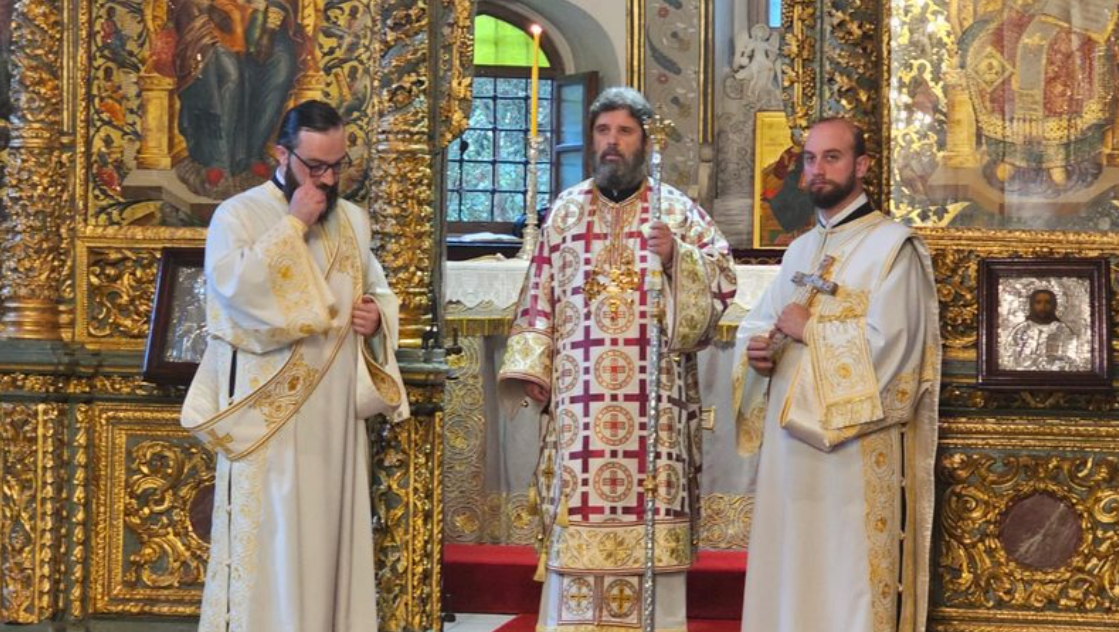 Kryepeshkop Joani mban meshë në shqip në Kishën e Patriakanës së Stambollit