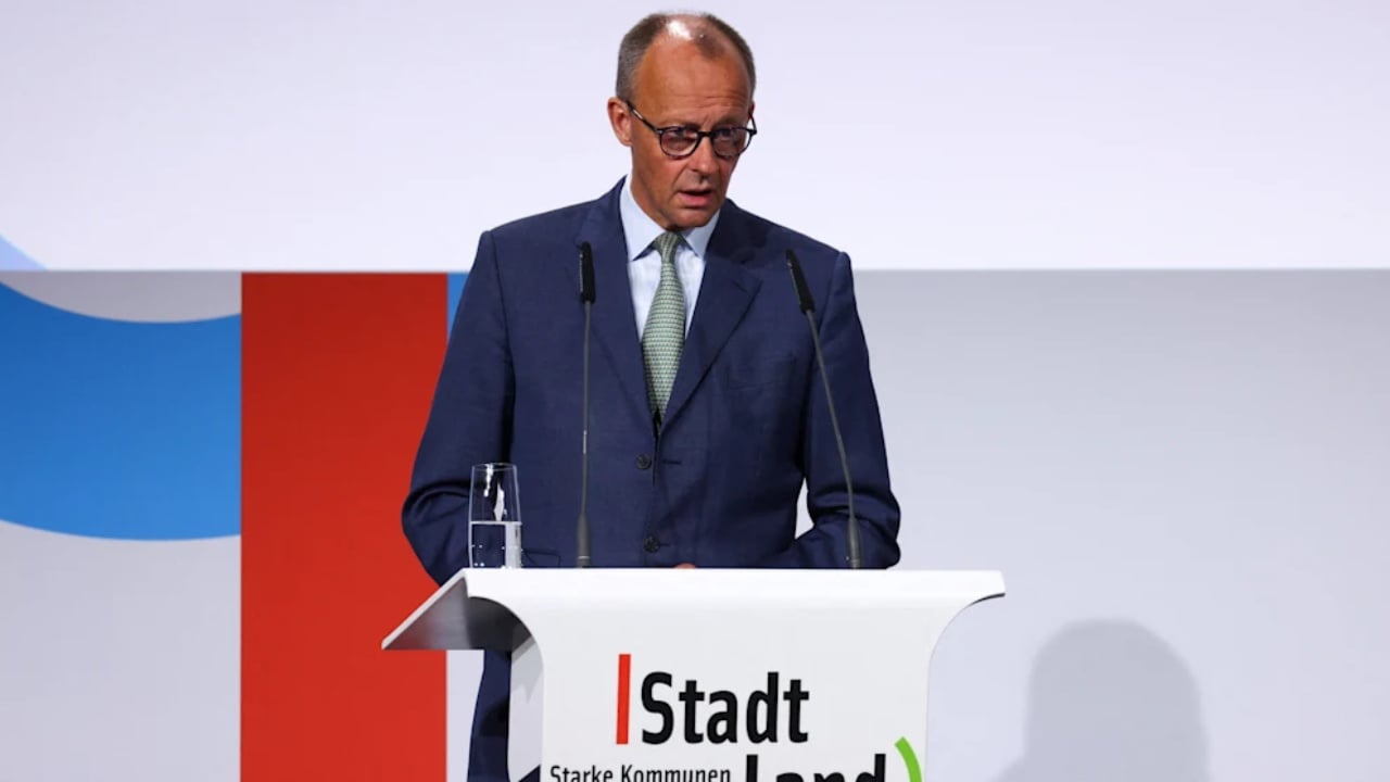 Kthimi i azilkërkuesve në Poloni, Gjykata e Berlinit “rrëzon” Merz/ Kancelari nuk tërhiqet: Do ruajmë kontrollet në kufijtë e brendshëm