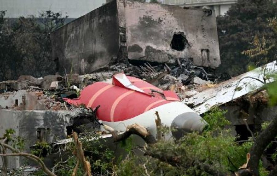 Kush janë 7 personat me fat që i shpëtuan tragjedisë së ‘Air India’, ja përse nuk hipën në avionin që u përplas