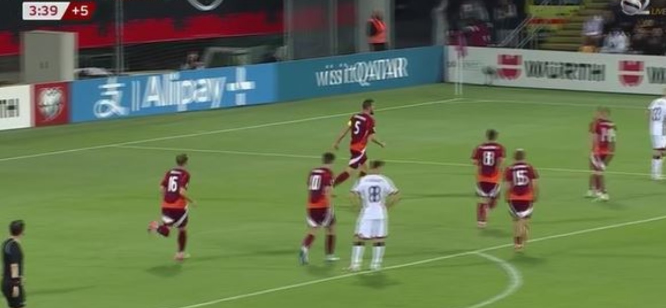 Letonezët zënë në befasi mbrojtjen e Shqipërisë dhe barazojnë shifrat (video)