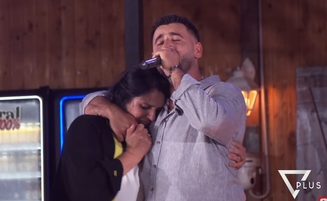 Lot gëzimi në Ferma VIP/ Andueli bënë interpretimin e jetës në sy të nënës dhe fermerëve