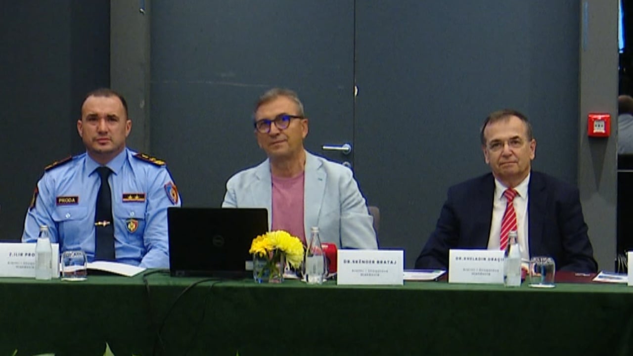 Mashtrimi me mjekët/ Manipulim me inteligjencën artificiale, përdoret imazhi i doktorëve të njohur