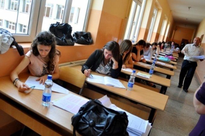 Maturantët sot në provimin e fundit, 27 mijë nxënës testohen në Lëndët me Zgjedhje