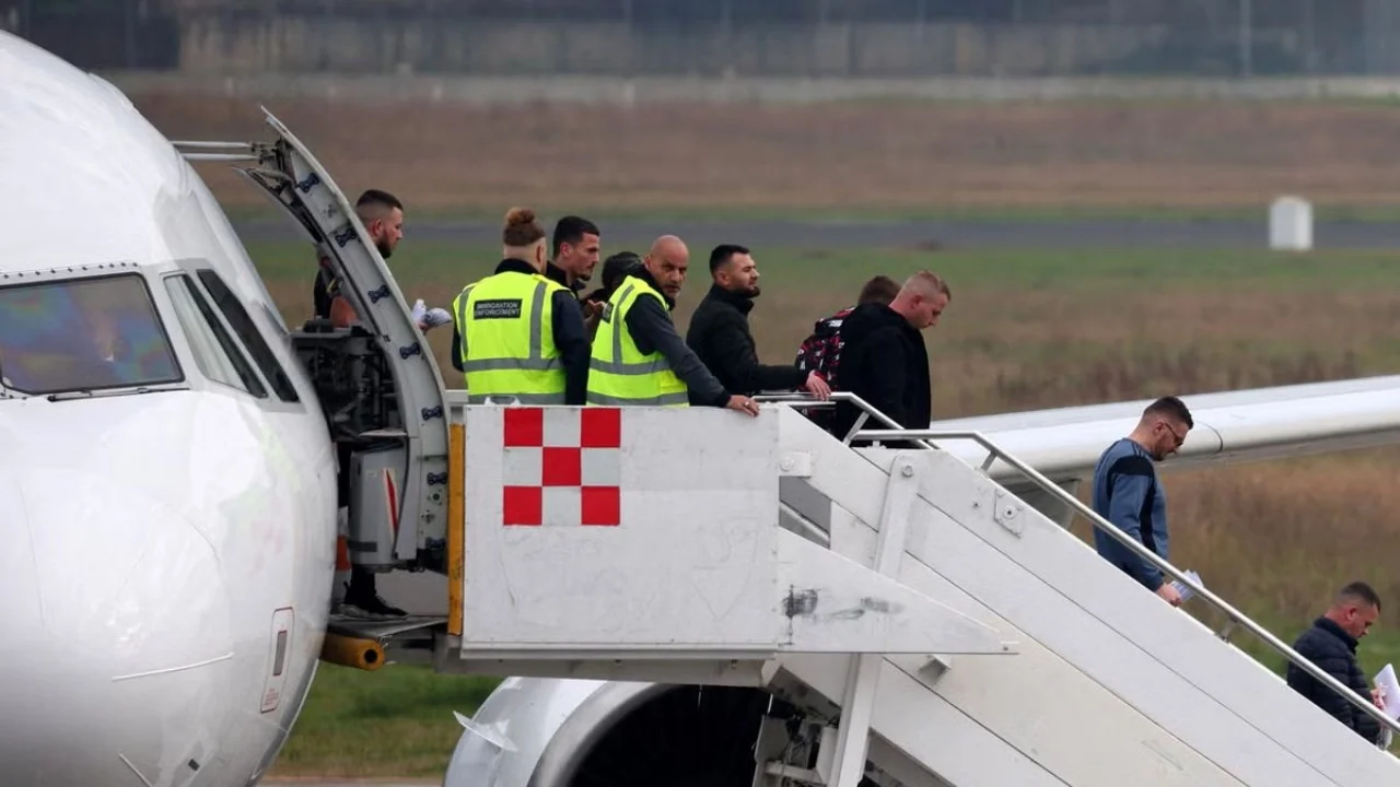 Mbërrijnë nga Dubai tre të shumëkërkuarit, akuzohen si të përfshirë në ngjarje të rënda kriminale