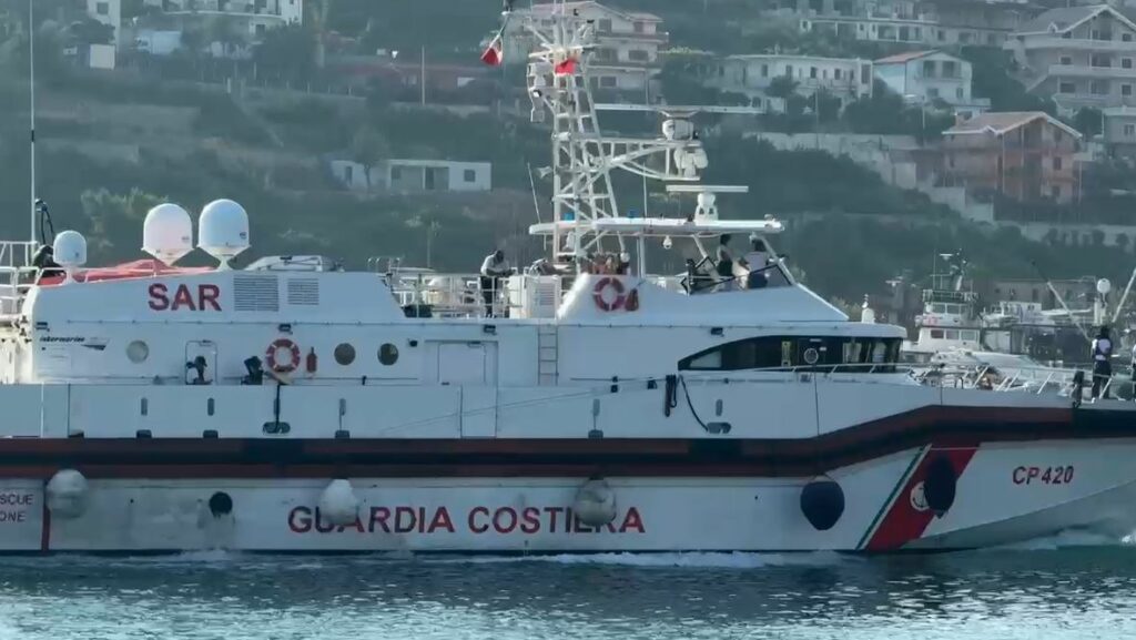 Mbërrin në Shëngjin anija me 15 emigrantë nga Italia