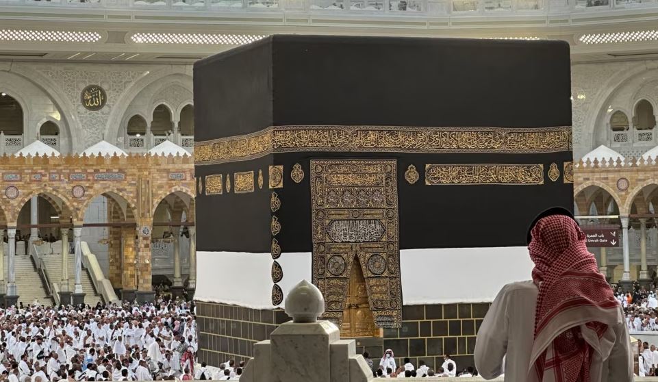 Mbi 1.5 milion pelegrinë nisin Haxhin nën diellin përvëlues