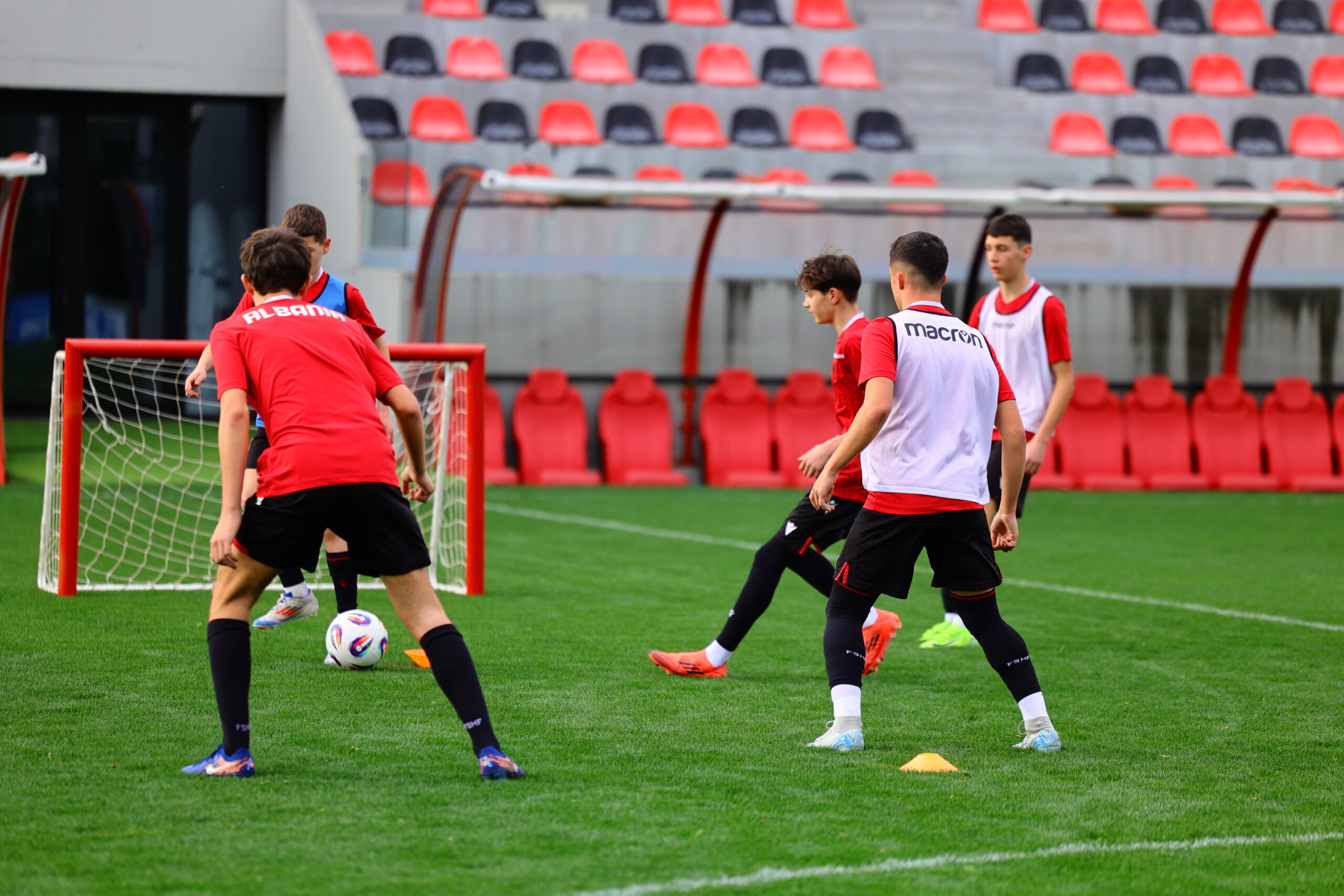 Mbyllet me sukses edicioni i parë i “Elite Youth Development Academy”, Selimi: Rezultate shumë pozitive