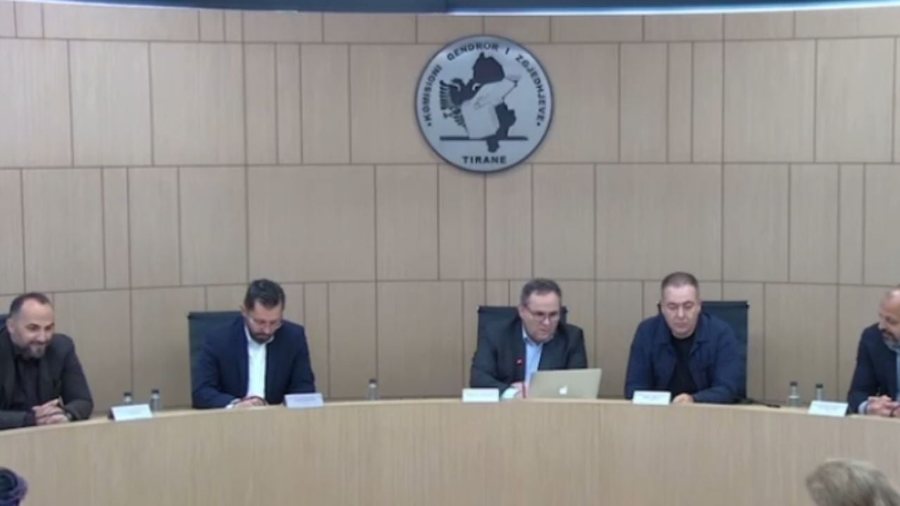 Me shumicë votash, KAS rrëzon kërkesën e PD për qarkun e Kukësit