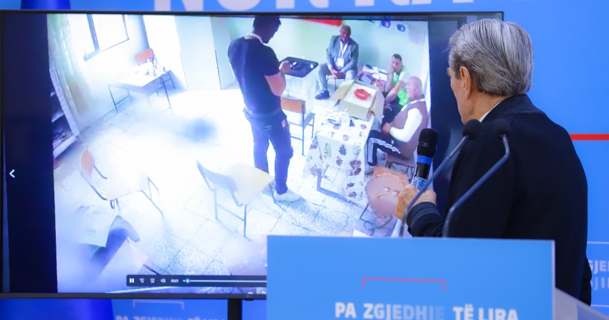 ME VIDEO-Berisha denoncon sërish: Ja si u mbushën kutitë e votimit, komisioneri fut dorën…