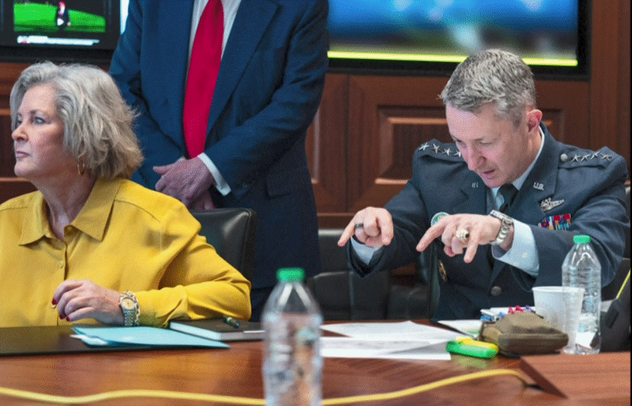 Mesazh apo rastësi? “Brirët e Djallit” nga gjenerali amerikan teksa bombardohet Irani