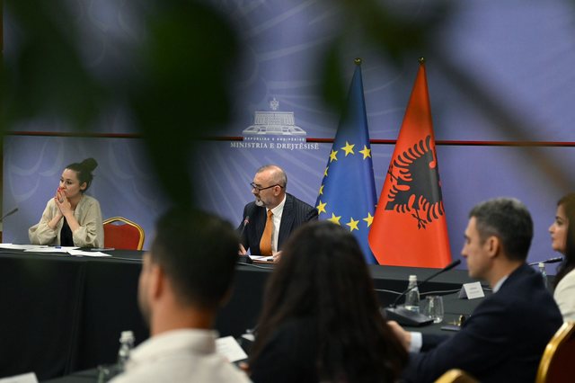 Miratohet plani mbi letrat e pronave në digjitalizim 2025-2028: Ja etapat e kadastrës elektronike!