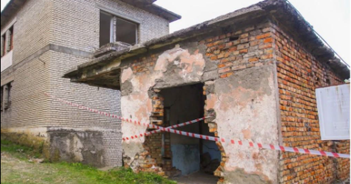 Ndërhyrja në ish-burgun e Spaçit/ Pas nënshkrimit të peticionit, pezullohen përkohësisht punimet