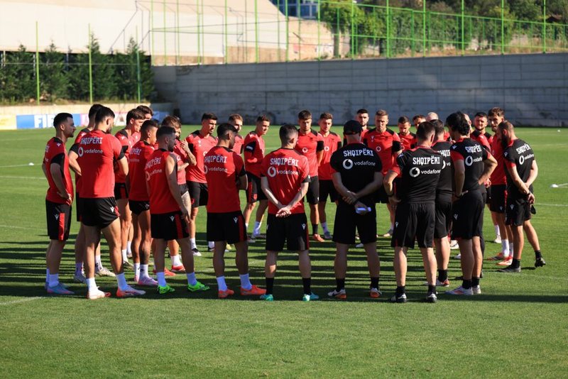 Ndeshja me Serbinë/ Kombëtarja zhvillon seancën e dytë, Manaj nuk stërvitet me grupin