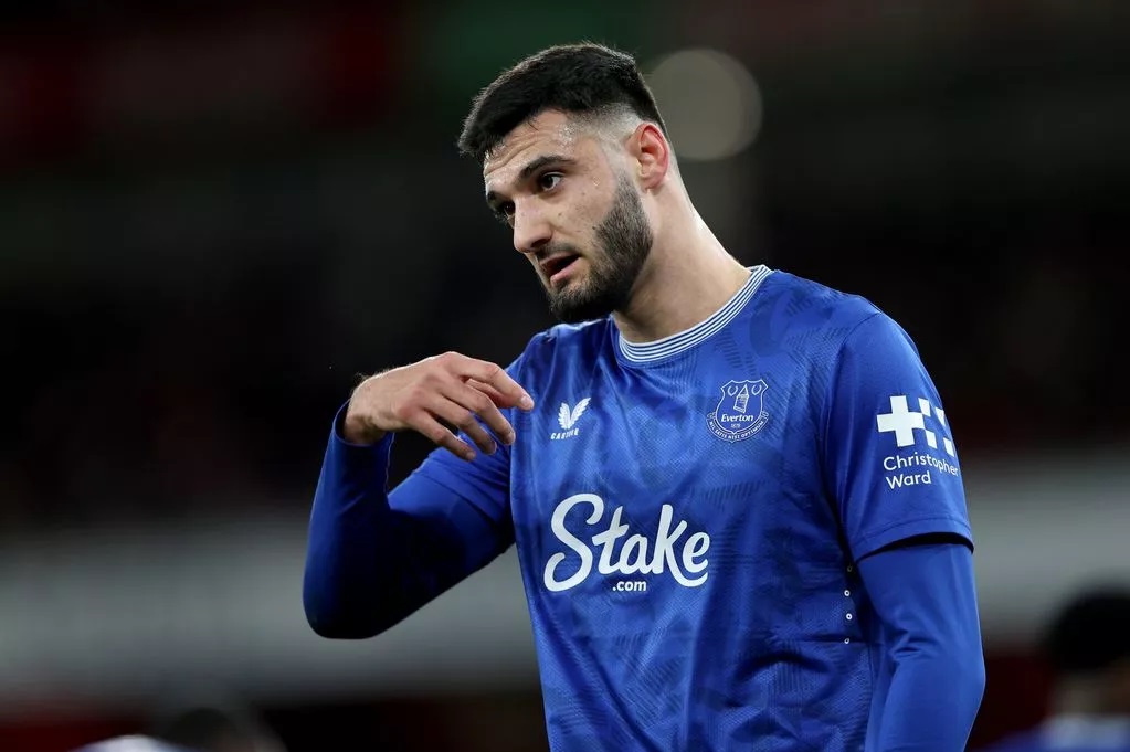 Nis gara, kush do të paguajë 20 mln euro për Armando Brojën?