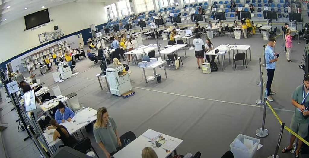 Nis nesër rinumërimi i 587 kutive të Fierit