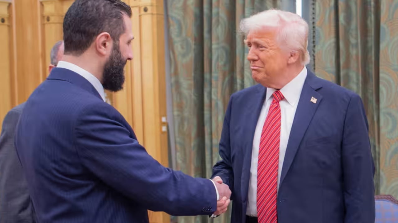 Një hap drejt stabilizimit të qeverisë së re, Trump gati të lehtësojë Sirinë nga disa sanksione financiare