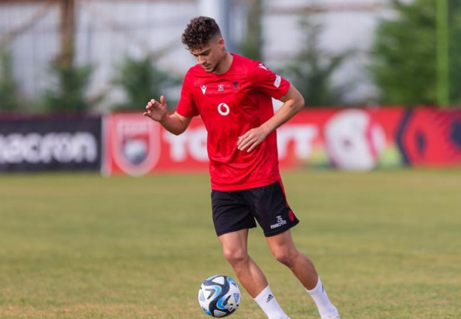 “Nuk rri aty ku nuk më duan”, Muçi drejt largimit nga Beshiktashi