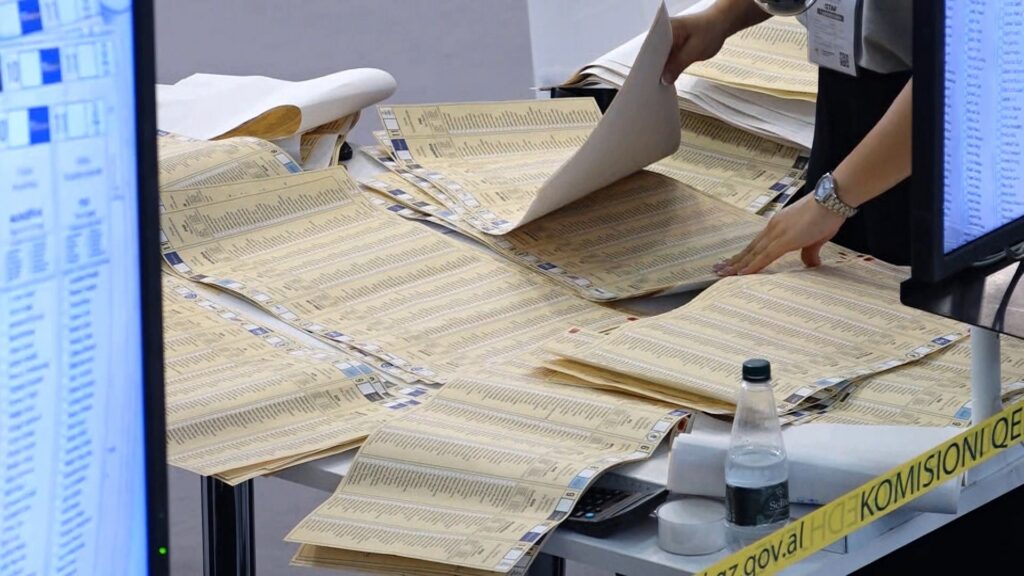 Numërohen rreth 50% e kutive të Tiranës, PD-së i hiqen 309 vota, Bashës i shtohen 20