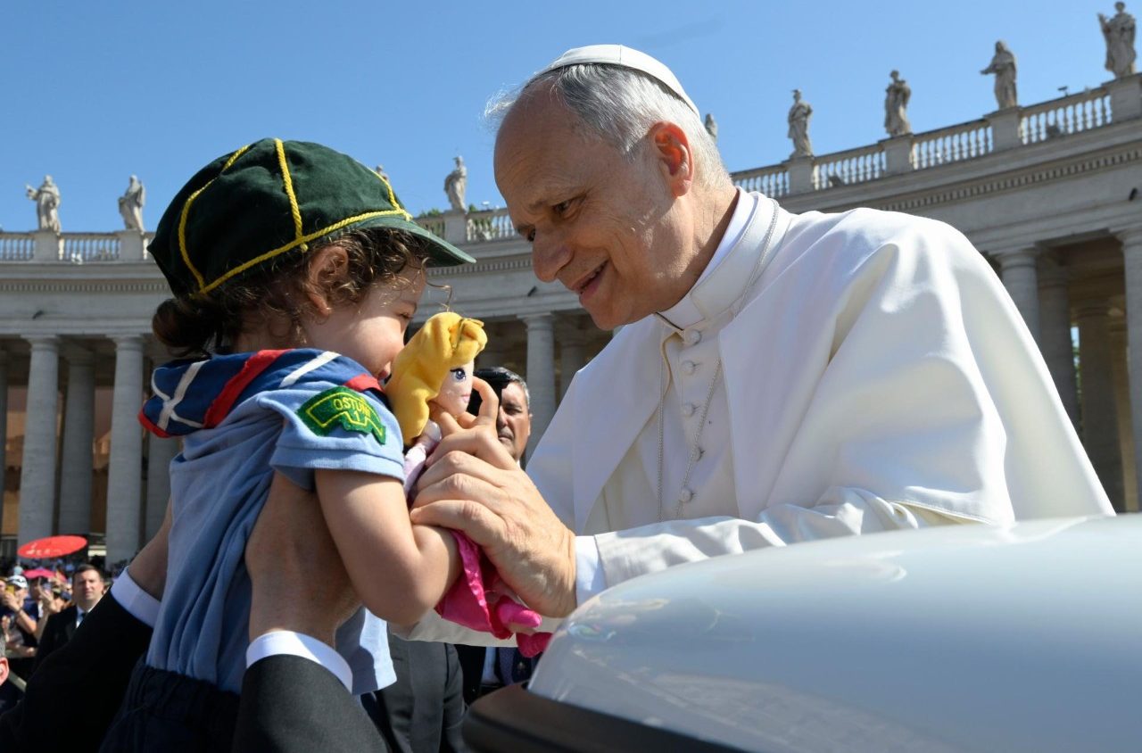Papa Leoni XIV: Shpirti Shenjt haptë shtigje pajtimi, ndriçoftë mendjen e qeveritarëve