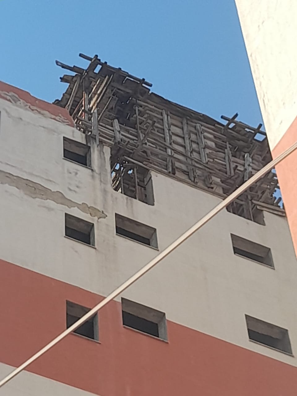 Paradoksi / Mashtron shtetin, mashtron edhe qytetarët