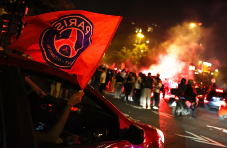 Paris/ Festimet e PSG-së përfundojnë me trazira dhe viktima