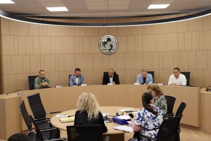 Pas ankimimeve për rezultatin, KAS vendos të hapë kutitë e votimit në dy bashkitë Gramsh dhe Peqin