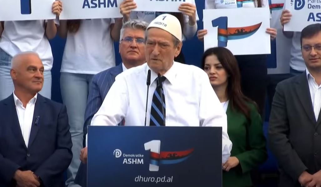 “PD, humbje gjithnjë e më të thella”/ Gazetari: Të djathtët duan që Berisha të largohet