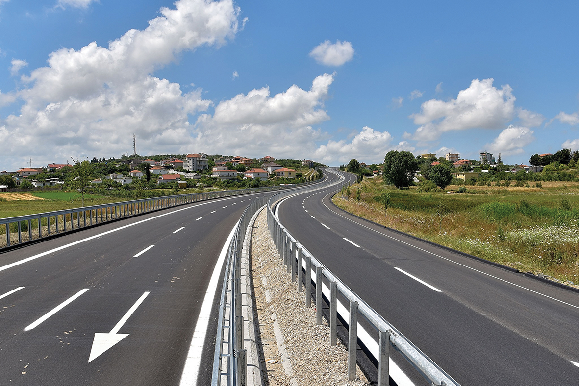 Përmirësimi i sinjalistikës dhe sigurisë rrugore, ARRSH 4 milionë euro për tre rajone