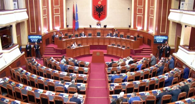 Përplasje në Kuvend/ Shehu akuza Spiropalit: Po dëmtoni rëndë familjen dhe shoqërinë