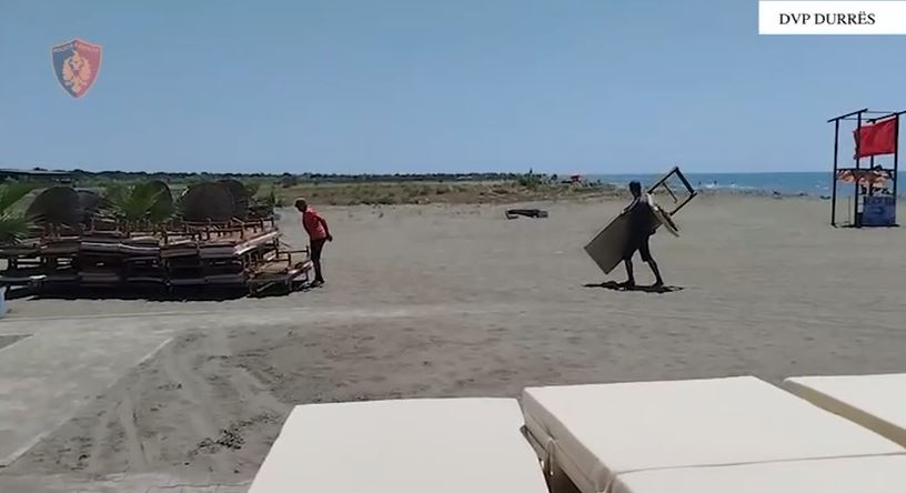 Plan-operacioni ‘Plazhi i lirë’/ Sekuestrohen 170 komplete me çadra dhe shezlongë, 6 persona merren nën hetim…