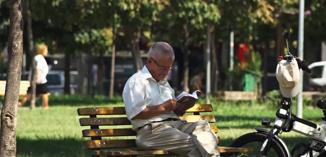 Plani për punësimin e të moshuarve! Masat e qeverisë për 5 vitet e ardhshme, pritet lehtësim për taksat e makinave dhe kamatëvonesat
