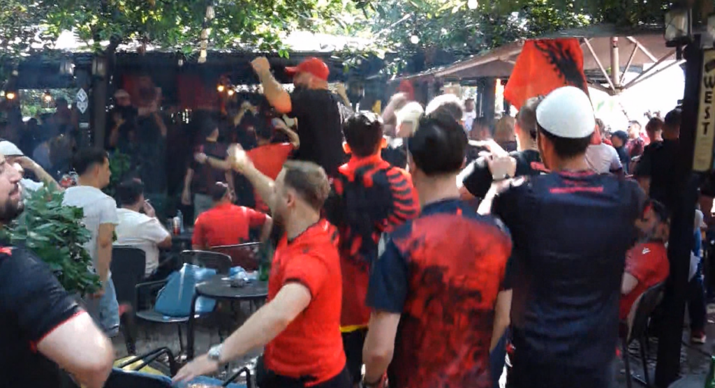 Policia në Riga, “prova” me tifozët