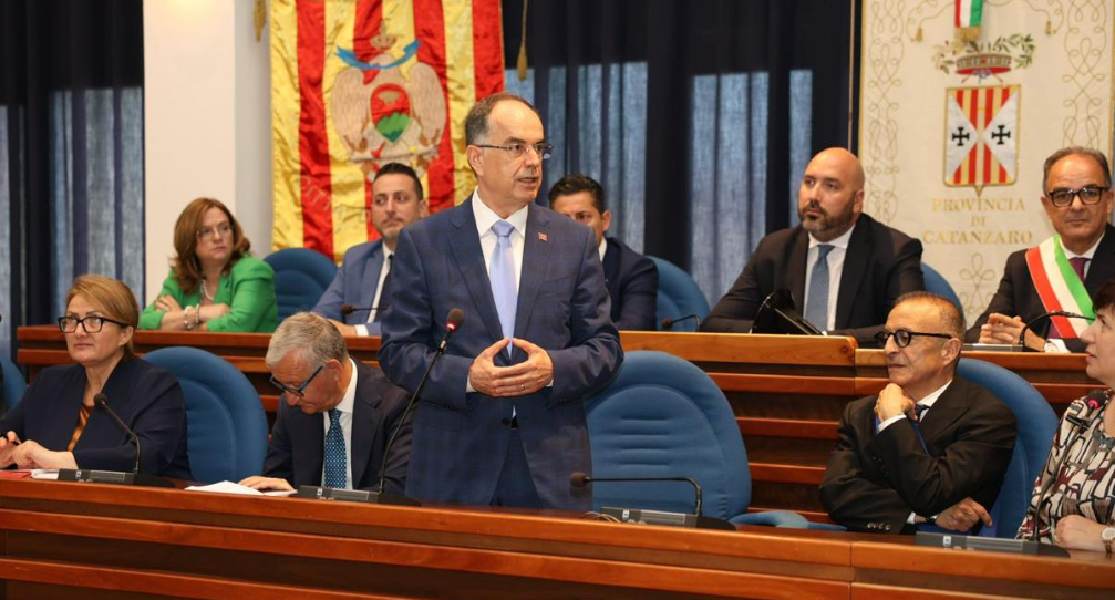 Presidenti Begaj në Itali: Jo vetëm ndërlidhje me komunat arbëreshe, por edhe forcim i bashkëpunimit ekonomik dhe politik