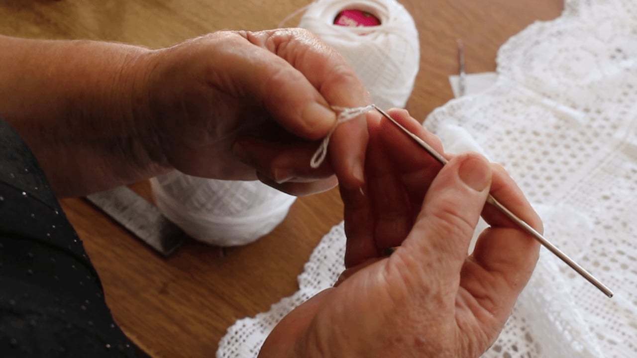 Punimet me grep në Korçë, ruhet tradita me teknikat e vjetra, një nga vlerat e trashëgimisë kulturore të qytetit