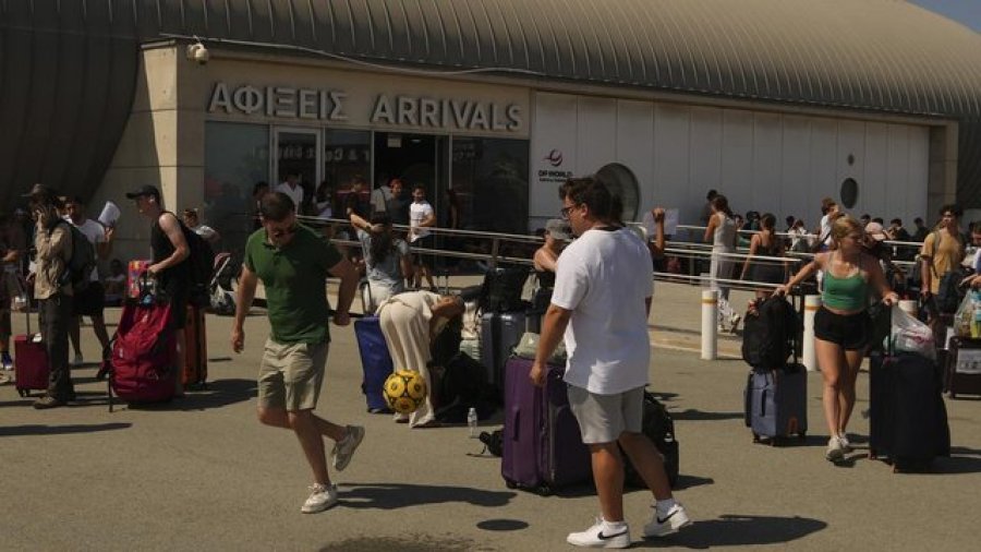 Qiproja arreston një anëtar të Gardës Revolucionare Iraniane, ishte gati të sulmonte izraelitët që presin për t’u riatdhesuar