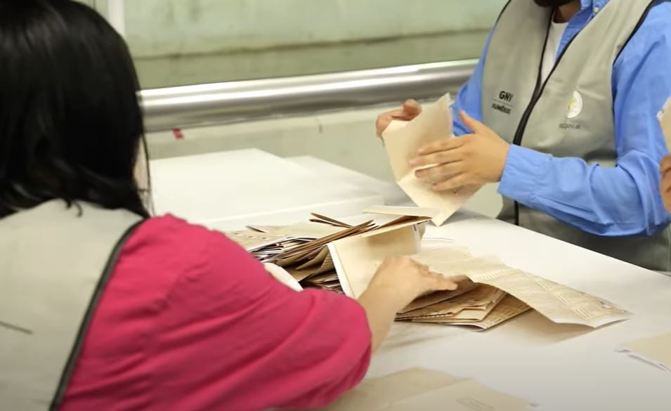 Rinumërimi i 85 kutive të para në Tiranë, anëtari i opozitës në KAS: Deri tani gabimet njerëzore, nëse dalin tjetërsime masive…