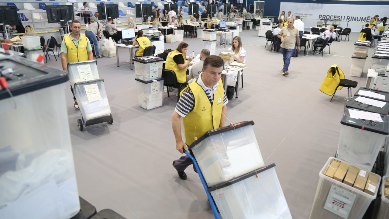 Rinumërimi i votave preferenciale, cilët janë kandidatët e PD-së dhe PS-së që kanë përfituar nga numëruesit “bujarë”