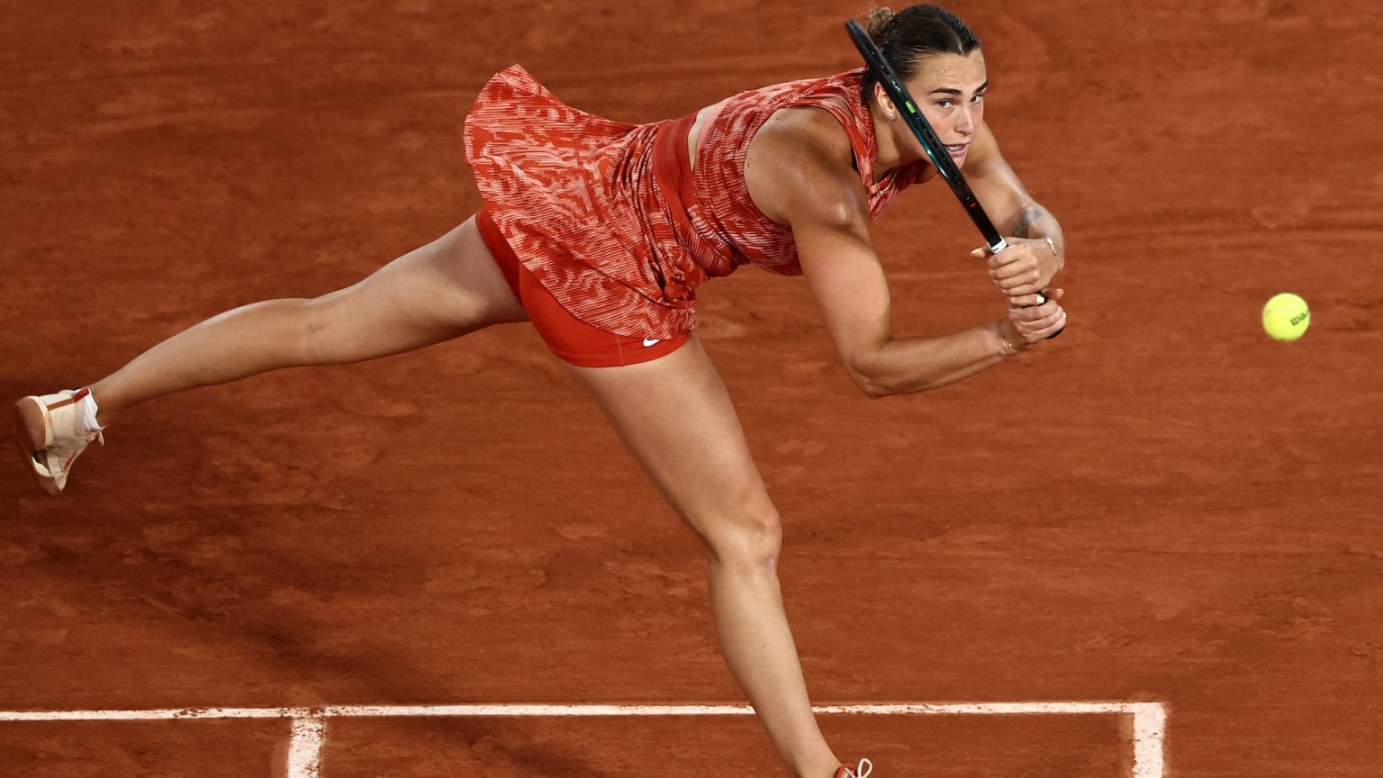 Roland Garros/ Sabalenka e Swiatek sigurojnë çerekfinalet, Alcaraz avancon te meshkujt