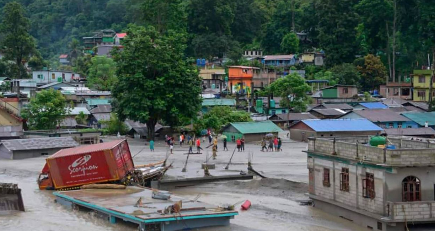 Rrëshqitje dheu dhe përmbytje në Indinë verilindore dhe Bangladesh, 38 viktima dhe qindra të evakuuar