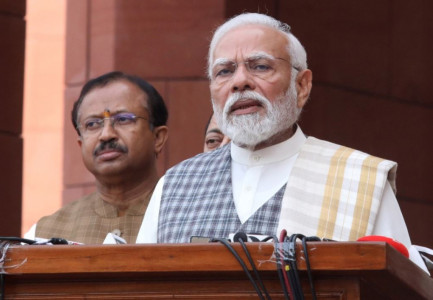 Rrëzimi i avionit, reagon kryeministri i Indisë: E pamundur të përshkruhet dhimbja! Raportime për mbi 130 viktima