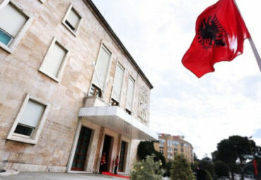 Rritje page dhe ndryshim në strukturën e administratës, ja kategoritë përfituese sipas vendimit të qeverisë