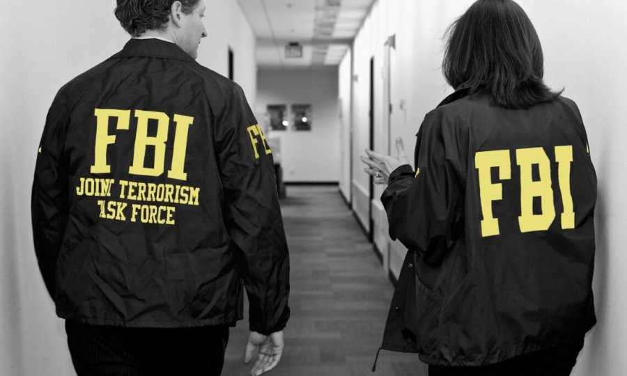Serbi/ FBI arreston dy persona për kontrabandë armësh