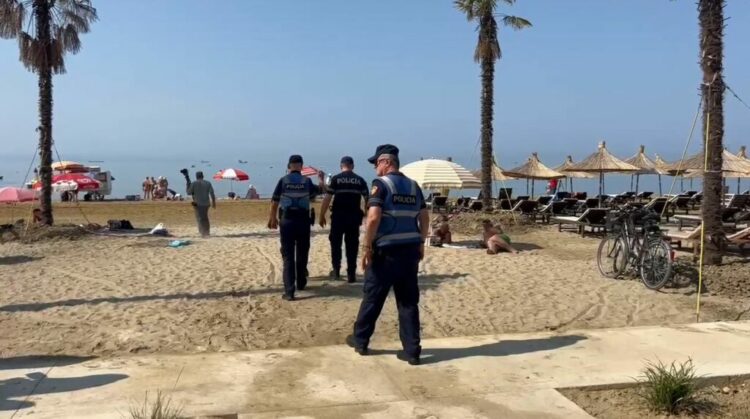 Sezoni turistik/ Task-Forca Ndërinstitucionale aksion në bregdetin e Durrësit