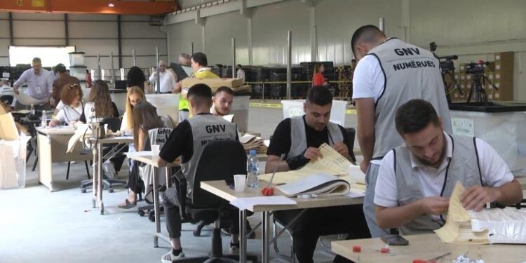 Sharje, fyerje dhe vizatime të papërshtatshme/ KAS sqaron si u veprua me vlerësimin e votave specifike